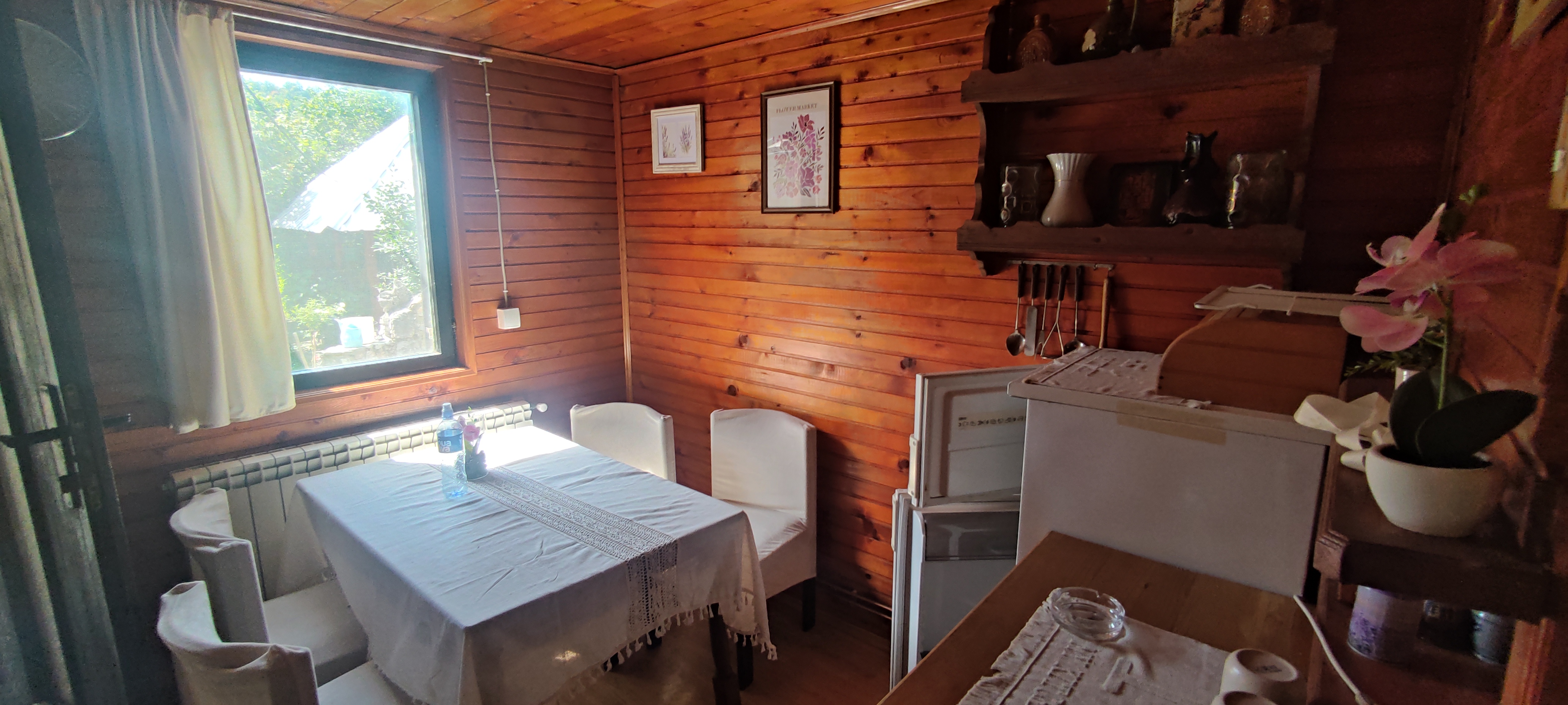 Kuća sa dnevnim boravkom i spavaćom sobom
